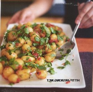 Potato salad with canned pepper
