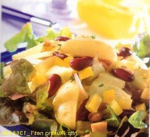 Potato salad with apples and beans