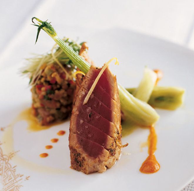 Tuna with pepper and orange water