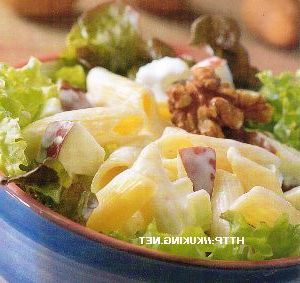 Pasta salad with garlic mayonnaise
