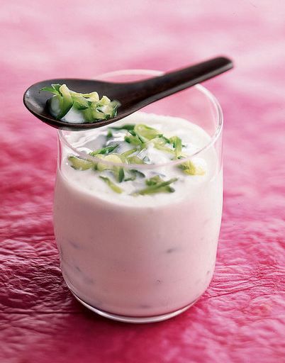 Cucumbers in yoghurt sauce