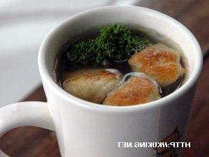Chicken broth with dumplings a la solferino