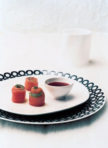 Rolls with avocado and pomegranate sauce