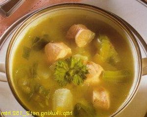 Soup with fresh salmon and onion