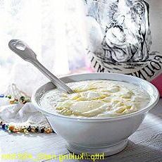 Cold yoghurt soup with cucumber