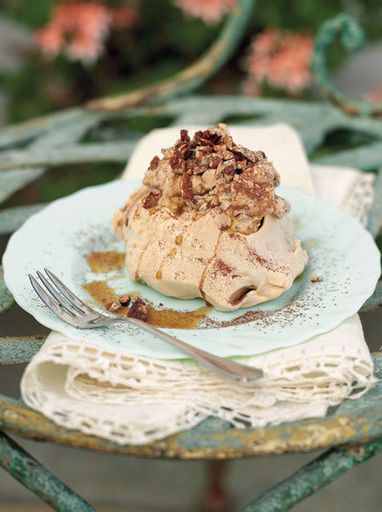 Coffee pavlova cake with cappuccino cream