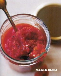 A simple tomato sauce for pizza