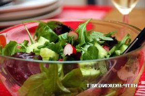 Spring salad with radish and spinach