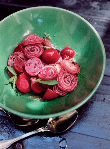Salad with beets, mint and pickled red onions