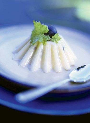 Cream with grape jelly