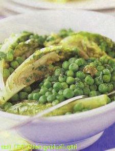 Stewed peas with green salad