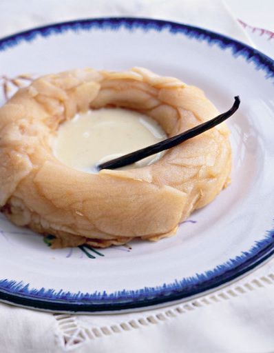 Apples with English cream