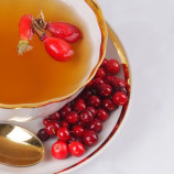 Tea with cranberries and mint