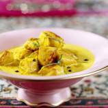 Chicken breast in curry sauce