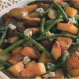 Salad of roasted potatoes, beans and cheese Salad of roasted potatoes, beans and cheese