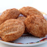 Gingerbread with cinnamon and walnuts Gingerbread with cinnamon and walnuts