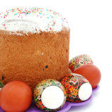 Cake with raisins and lemon icing Cake with raisins and lemon icing