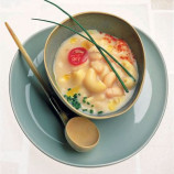 White bean soup with «shells» and cherry tomatoes