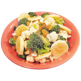 Salad with cauliflower, broccoli and bananas Salad with cauliflower, broccoli and bananas