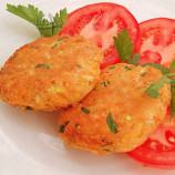 Vegetable fritters with almonds