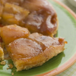 Tartlets with persimmons and cranberries Tartlets with persimmons and cranberries