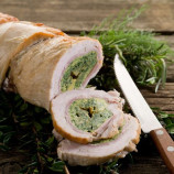 Meat rolls stuffed with cheese and pesto