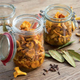 Marinated chanterelles Marinated chanterelles