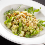 Salad with apple, quinoa, raisins and pistachios Salad with apple, quinoa, raisins and pistachios
