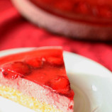 Cake with strawberry mousse and jelly