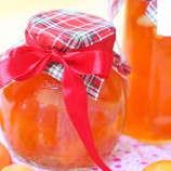 Apricot jam with almonds Apricot jam with almonds