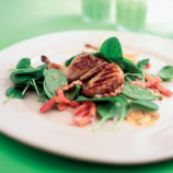 Roasted quail with salad of spinach Roasted quail with salad of spinach