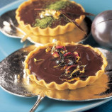 Chocolate tartlets with green tea Chocolate tartlets with green tea