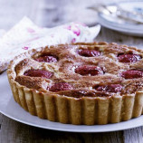 Cake with nectarine and brown sugar Cake with nectarine and brown sugar
