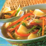 Chinese soup with potatoes and pork
