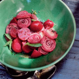 Salad with beets, mint and pickled red onions Salad with beets, mint and pickled red onions